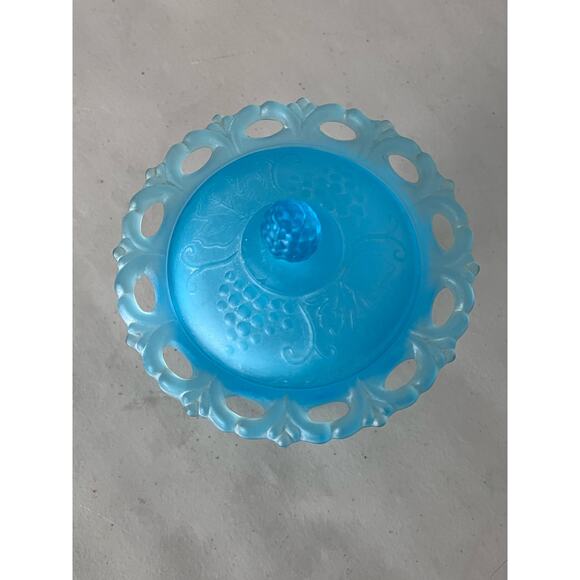 Indiana Glass Frosted Blue Mist Laced Edge Candy Dish & Lid Grape Harvest VTG - Picture 3 of 6
